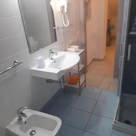 Alkira Apartment *